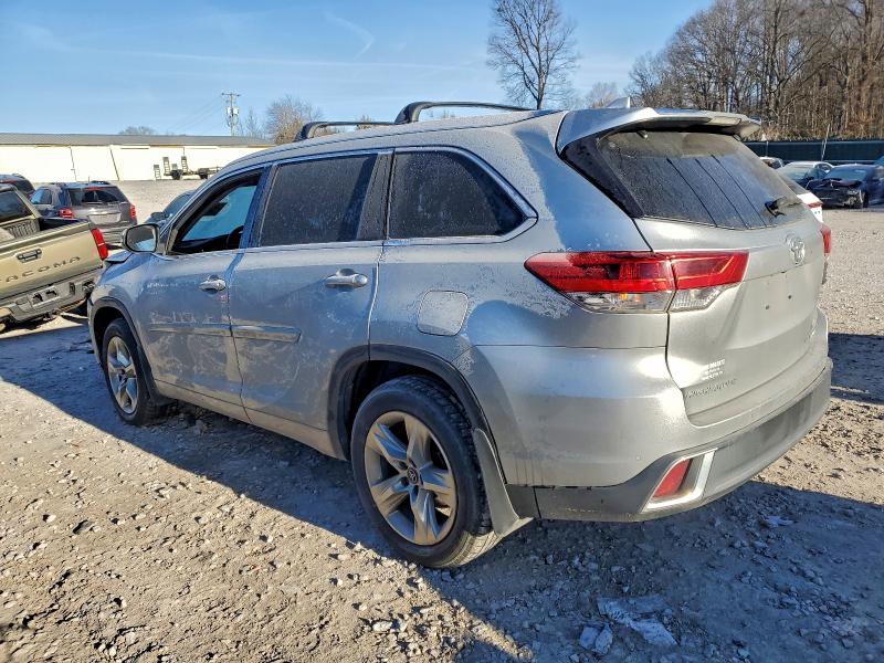 Фото 2 - TOYOTA HIGHLANDER