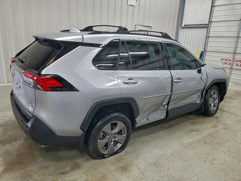 Фото 3 - TOYOTA RAV4