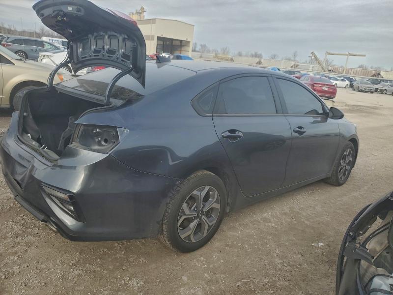 Фото 3 - KIA FORTE