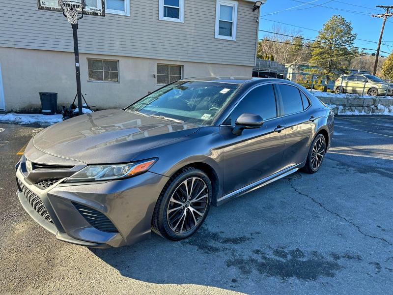 Фото 1 - TOYOTA CAMRY