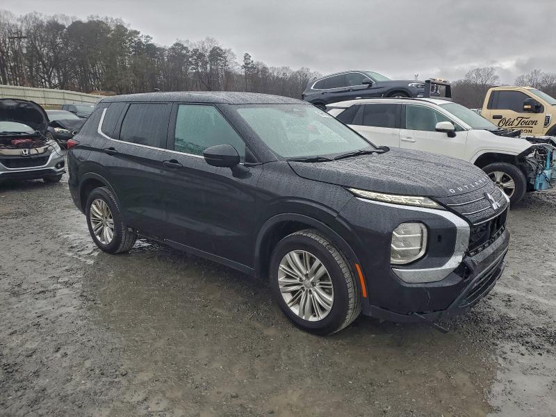 Фото 4 - MITSUBISHI OUTLANDER