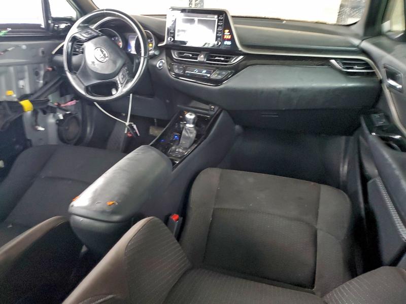 Фото 8 - TOYOTA C-HR