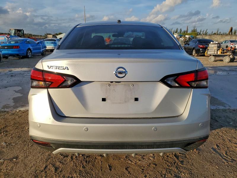 Фото 6 - NISSAN VERSA