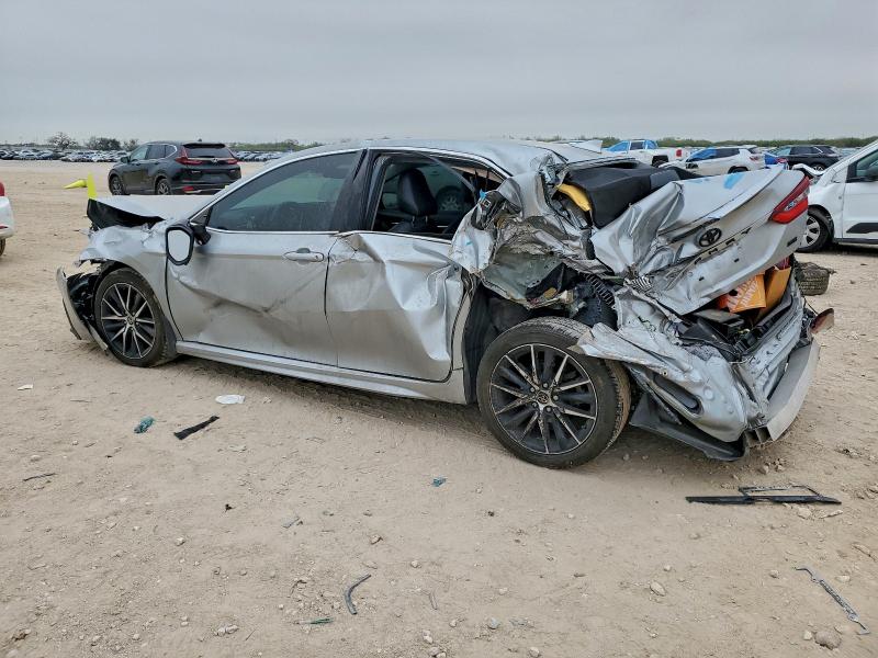 Фото 2 - TOYOTA CAMRY