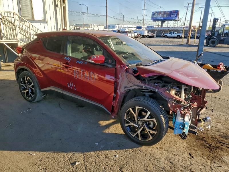 Фото 4 - TOYOTA C-HR