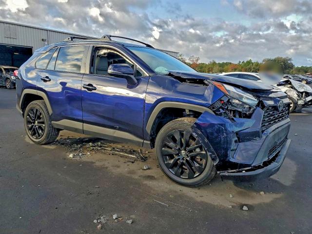 Фото 4 - TOYOTA RAV4