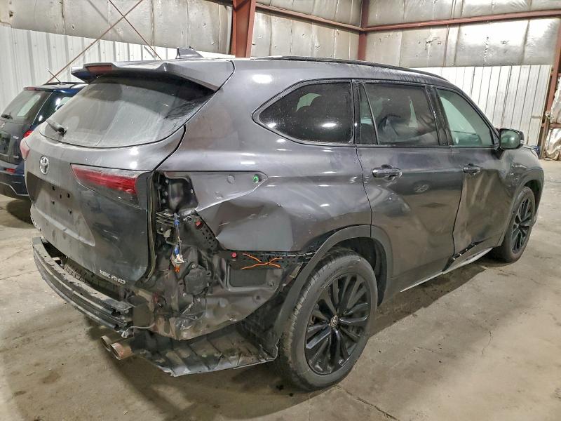 Фото 3 - TOYOTA HIGHLANDER