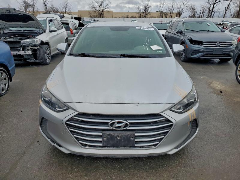 Фото 5 - HYUNDAI ELANTRA