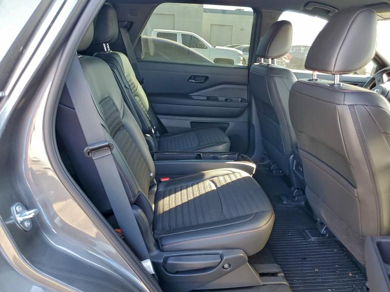 Фото 11 - NISSAN PATHFINDER