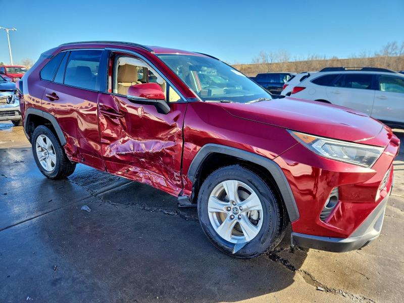 Фото 4 - TOYOTA RAV4