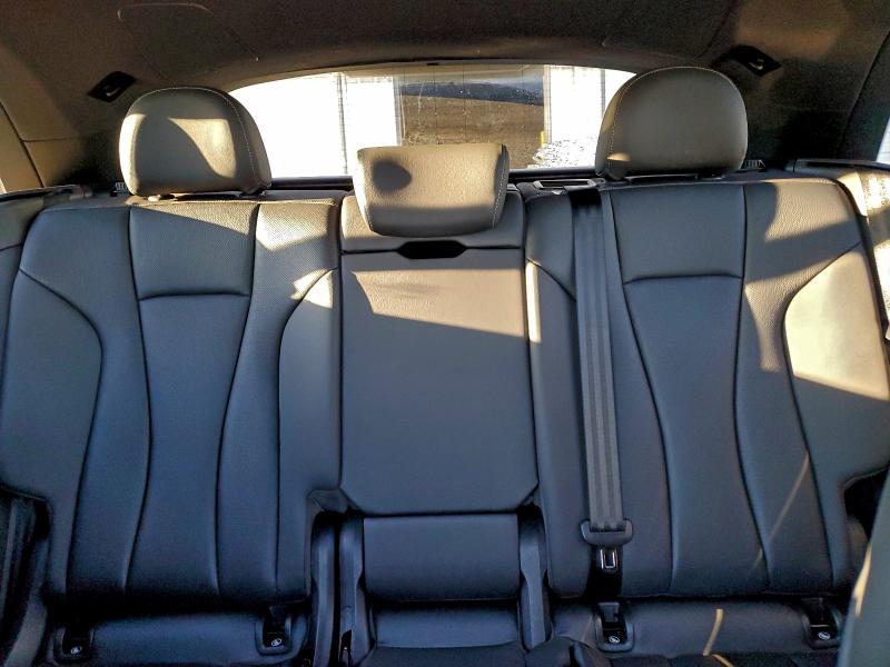 Фото 10 - AUDI Q8