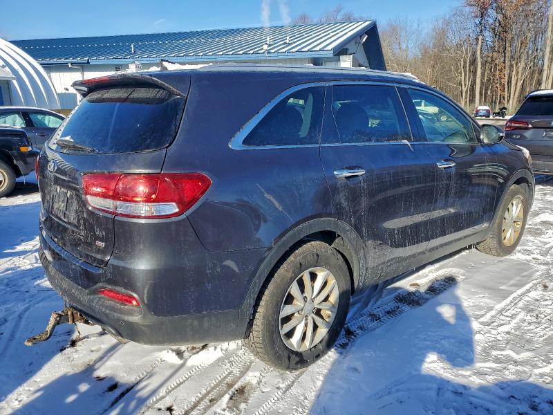 Фото 3 - KIA SORENTO