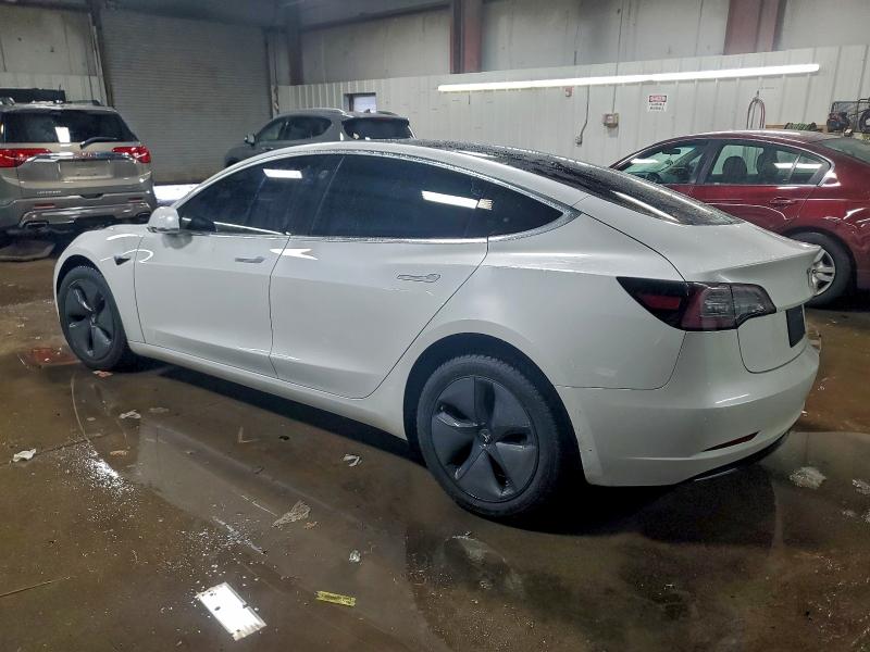 Фото 2 - TESLA MODEL 3