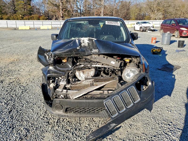 Фото 5 - JEEP RENEGADE