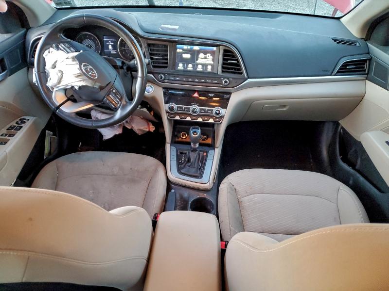 Фото 8 - HYUNDAI ELANTRA