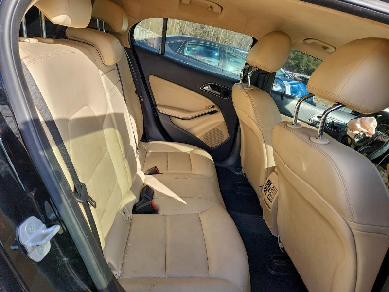 Фото 10 - MERCEDES-BENZ GLA-CLASS