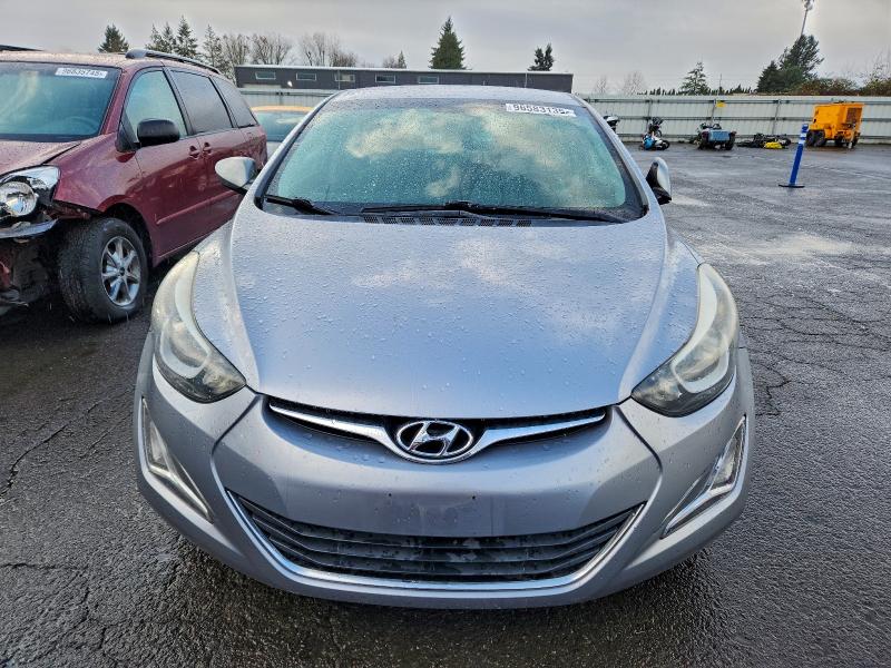 Фото 5 - HYUNDAI ELANTRA