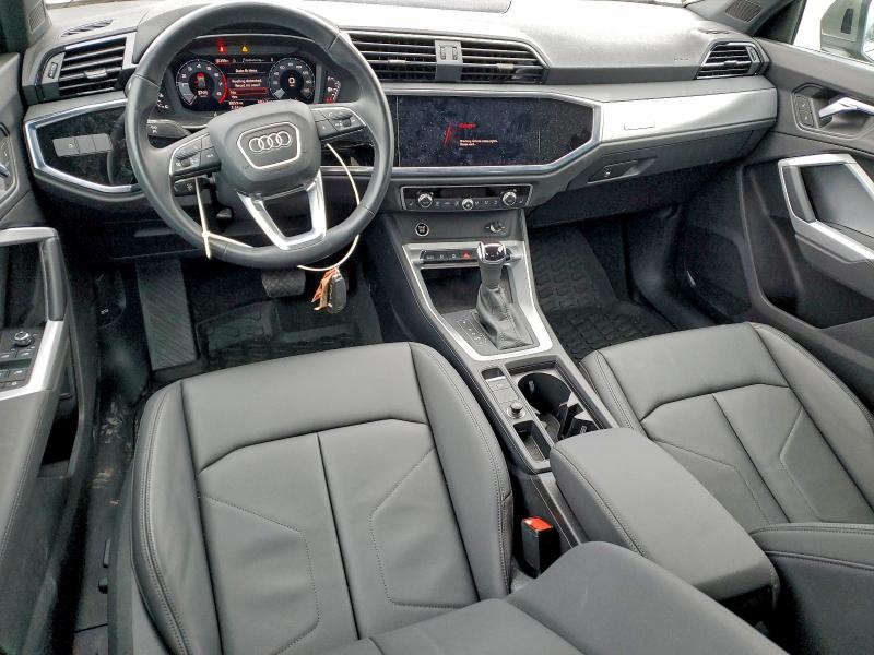 Фото 8 - AUDI Q3
