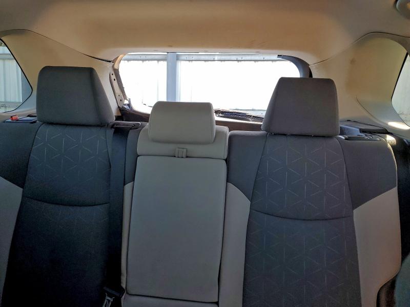 Фото 10 - TOYOTA RAV4