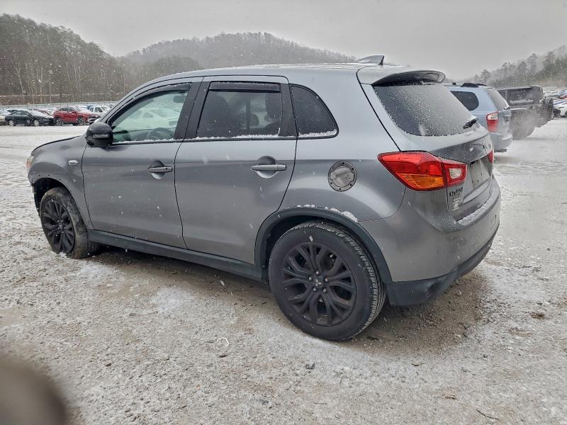 Фото 2 - MITSUBISHI OUTLANDER