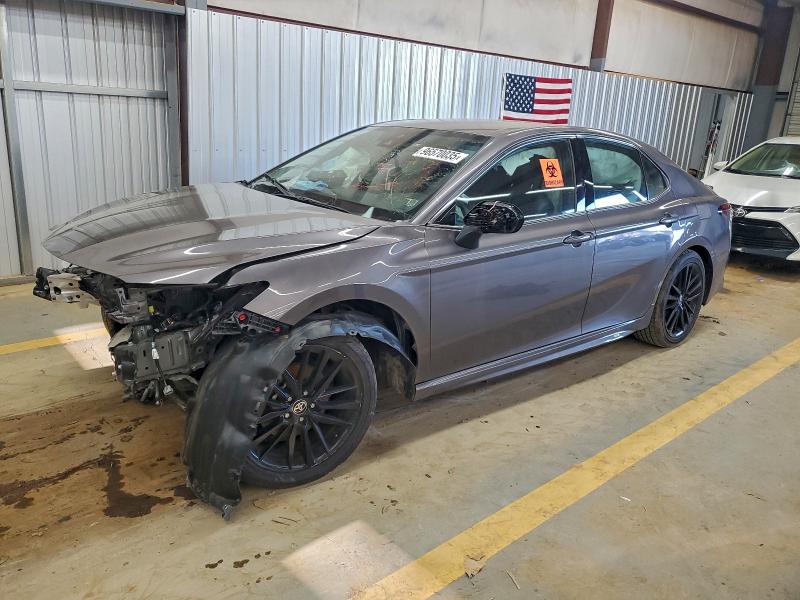 Фото 1 - TOYOTA CAMRY