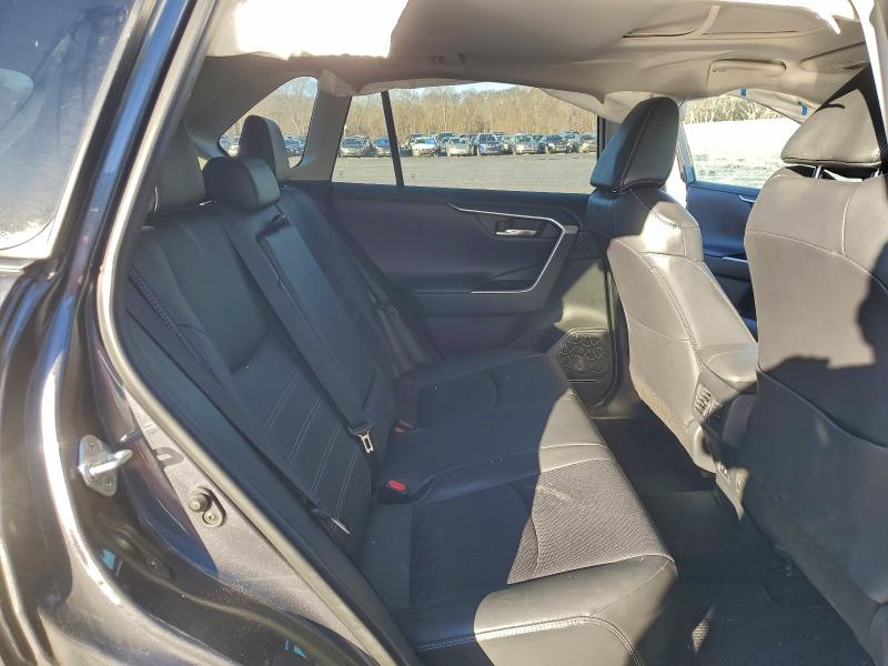 Фото 11 - TOYOTA RAV4