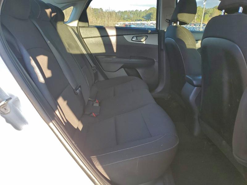 Фото 10 - KIA FORTE