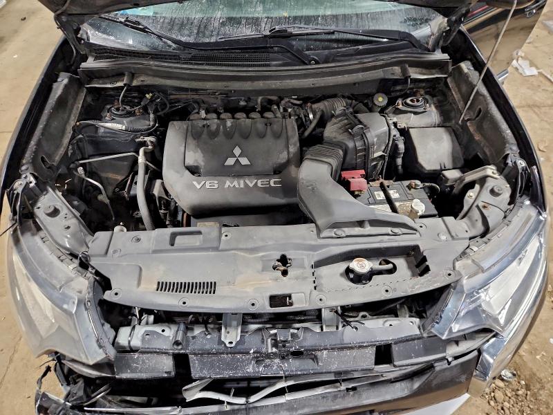 Фото 12 - MITSUBISHI OUTLANDER