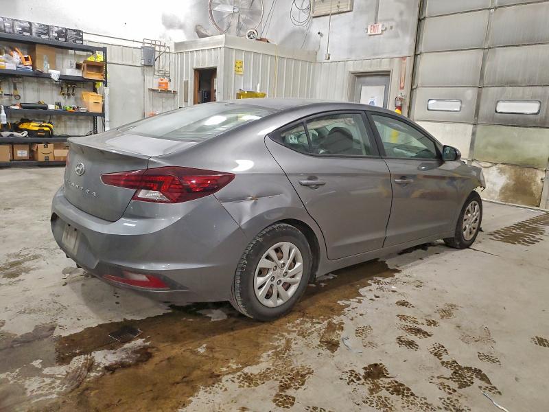 Фото 3 - HYUNDAI ELANTRA