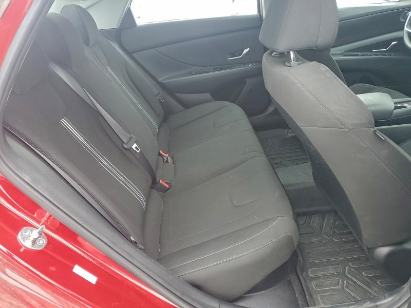 Фото 10 - HYUNDAI ELANTRA