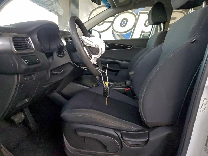 Фото 7 - KIA SORENTO