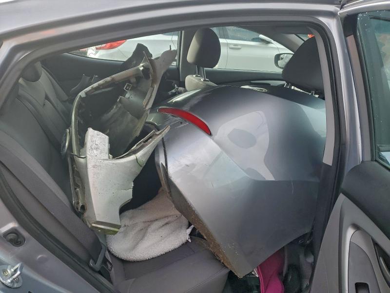 Фото 10 - HYUNDAI ELANTRA