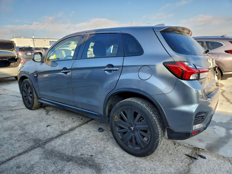 Фото 2 - MITSUBISHI OUTLANDER