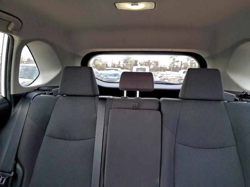 Фото 10 - TOYOTA RAV4