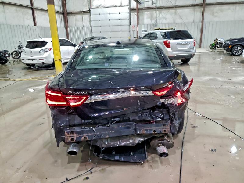 Фото 6 - NISSAN MAXIMA