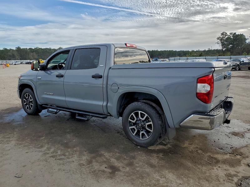 Фото 2 - TOYOTA TUNDRA