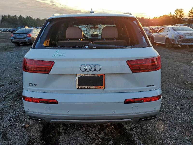 Фото 6 - AUDI Q7