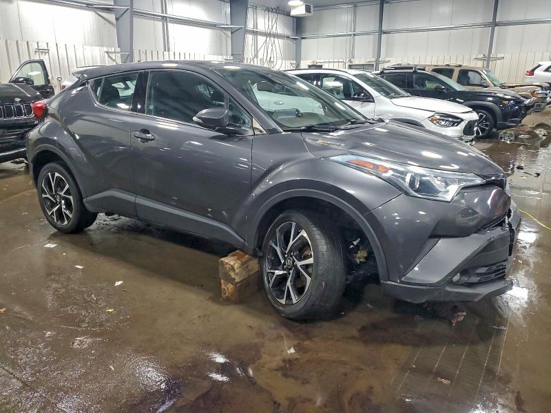 Фото 4 - TOYOTA C-HR