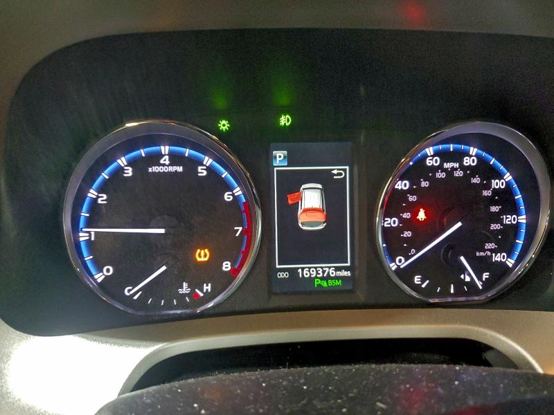 Фото 9 - TOYOTA RAV4