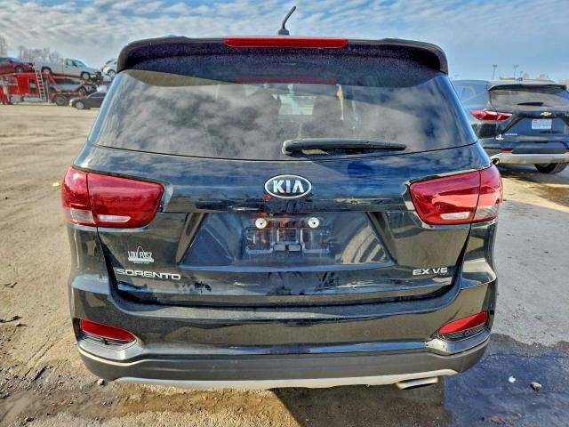 Фото 6 - KIA SORENTO