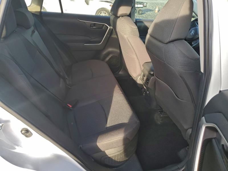 Фото 11 - TOYOTA RAV4