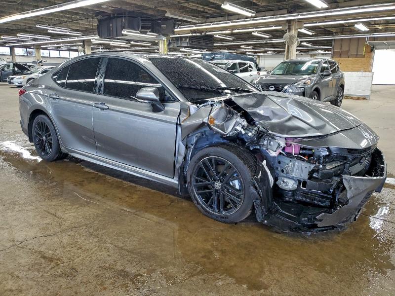 Фото 4 - TOYOTA CAMRY