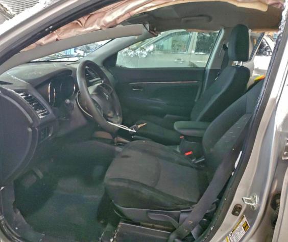 Фото 7 - MITSUBISHI OUTLANDER