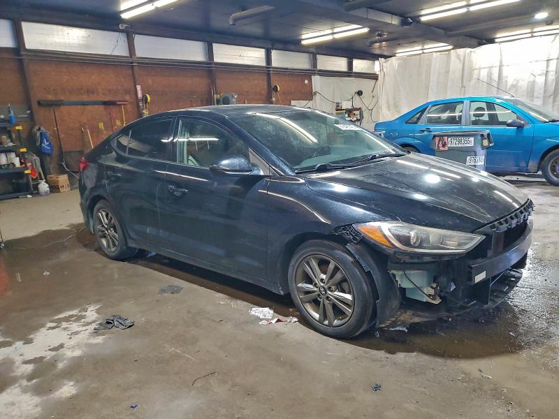 Фото 4 - HYUNDAI ELANTRA