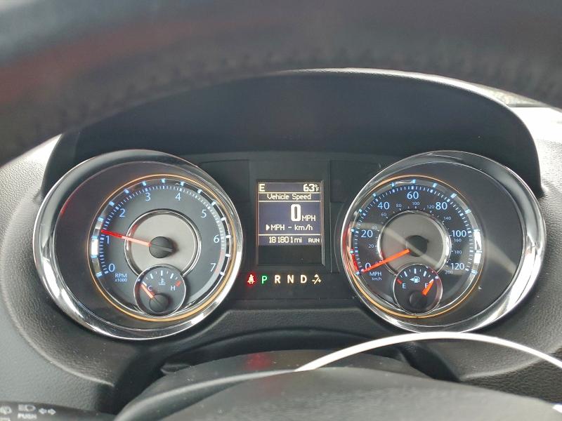 Фото 9 - CHRYSLER MINIVAN