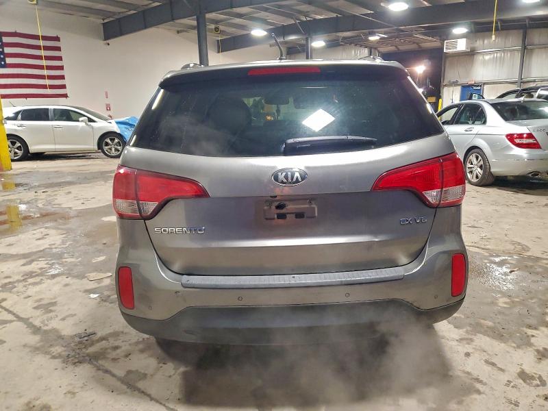 Фото 6 - KIA SORENTO