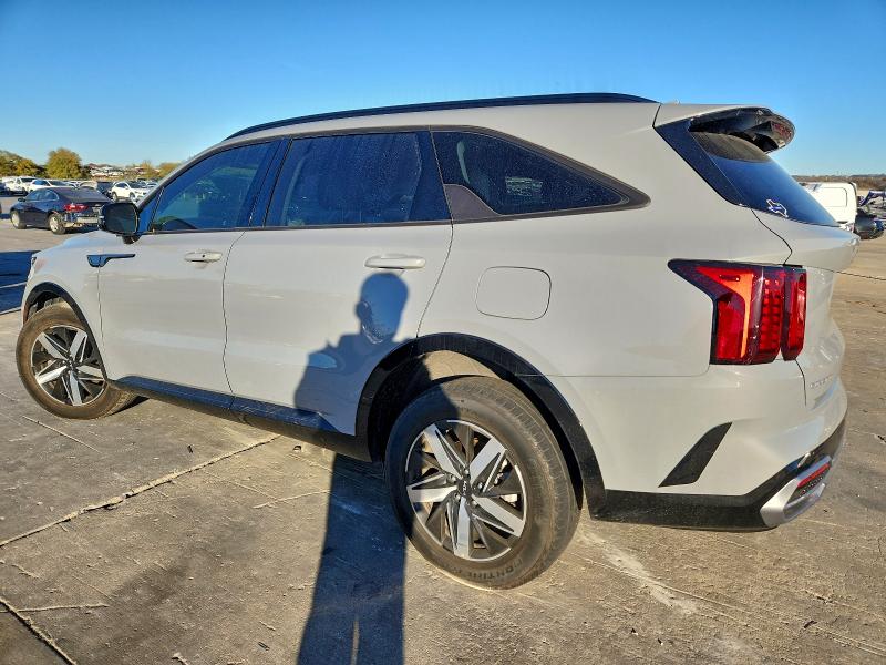 Фото 2 - KIA SORENTO