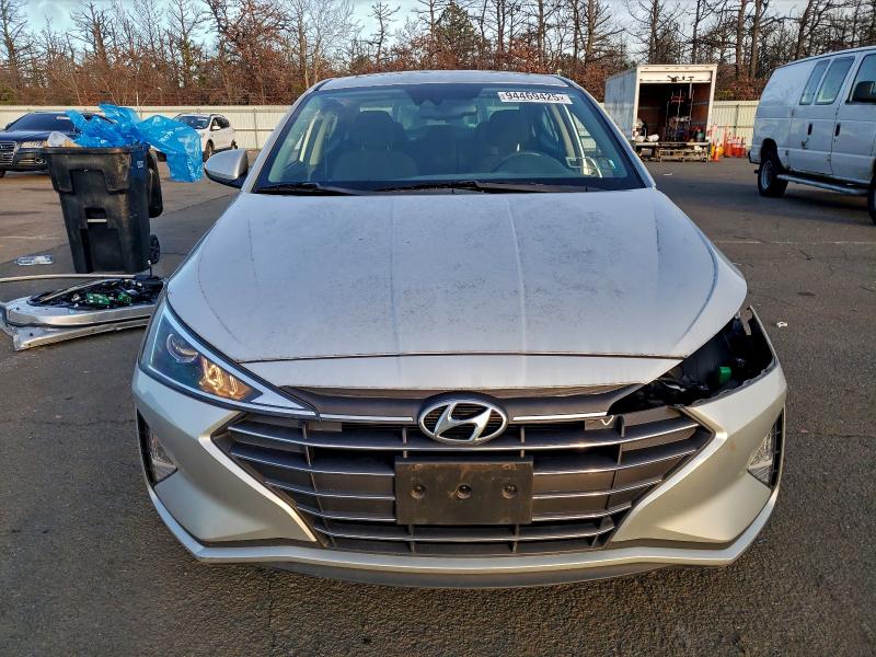 Фото 5 - HYUNDAI ELANTRA