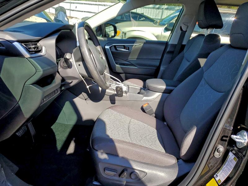 Фото 7 - TOYOTA RAV4