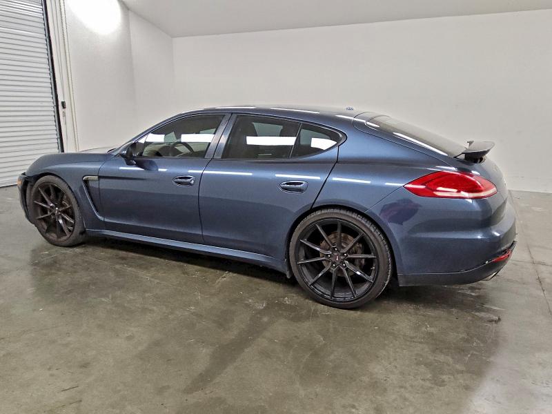 Фото 2 - PORSCHE PANAMERA